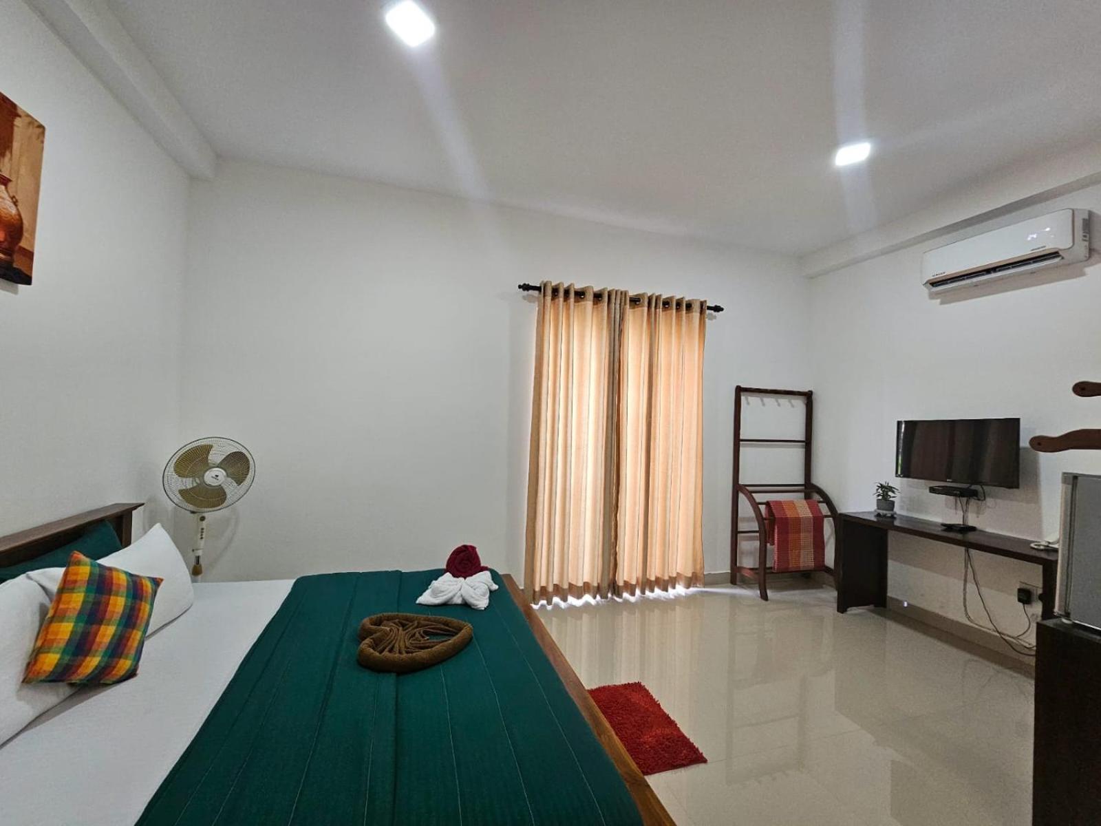 Optimum Residencies Bed & Breakfast เนกอมโบ ภายนอก รูปภาพ