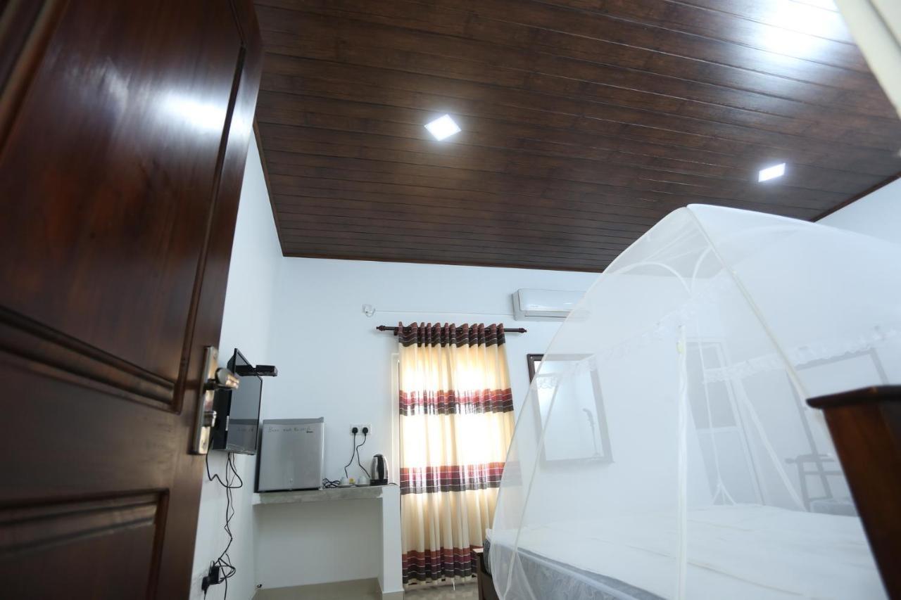 Optimum Residencies Bed & Breakfast เนกอมโบ ภายนอก รูปภาพ